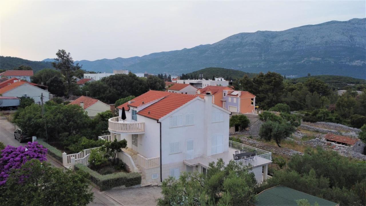 Apartments Cenan Korcula Town Bagian luar foto